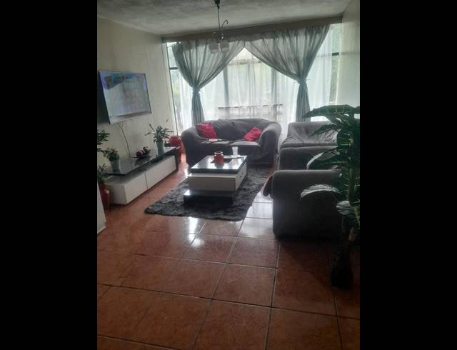 3 BEDROOM APARTMENT FOR SALE IN SUNNYSIDE